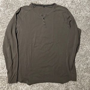 Alphalete Henley Size Medium